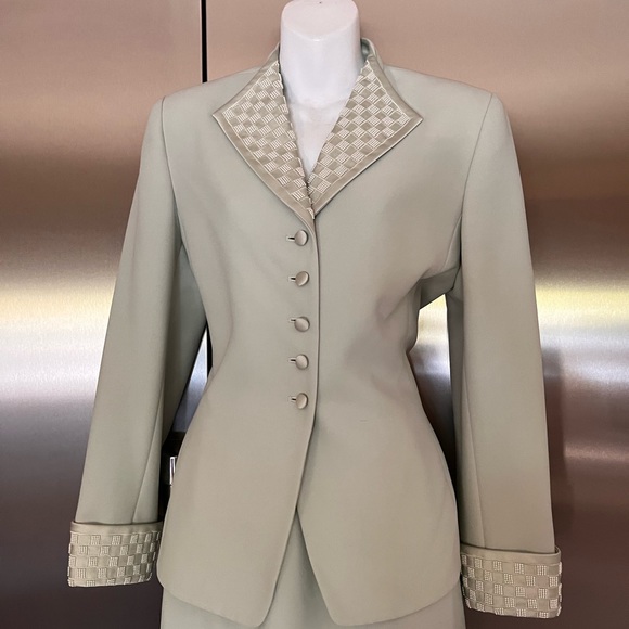 Albert Nipon Special Occasion Suit - Picture 2 of 10